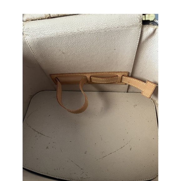 LV vanity - Picture 10 of 10